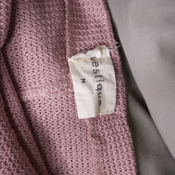 Vestique pink shoulder top - Picture 2 of 2